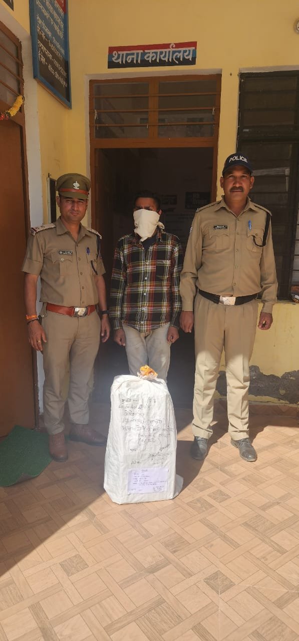 अल्मोड़ा पुलिस: थाना लमगड़ा ने अवैध शराब के साथ 01 अभियुक्त को किया गिरफ्तार