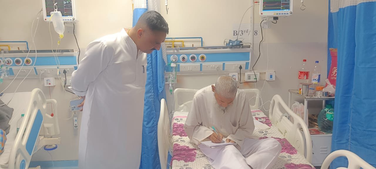 पूर्व दर्जामंत्री बिट्टू कर्नाटक ने मेडिकल कॉलेज का भ्रमण कर जाना मरीजों का हाल