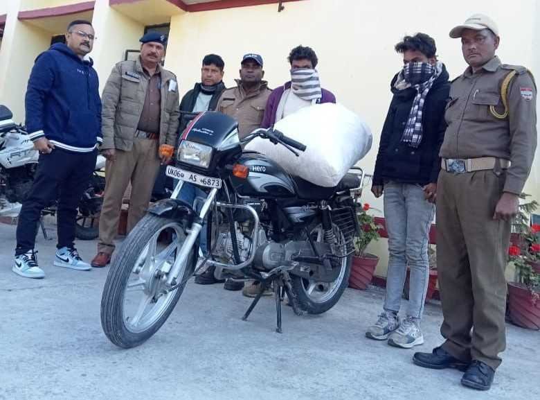 सल्ट क्षेत्र में पुलिस की बड़ी कार्रवाई; दो मामलों में 29 किलो से अधिक गांजा बरामद, तीन गिरफ्तार